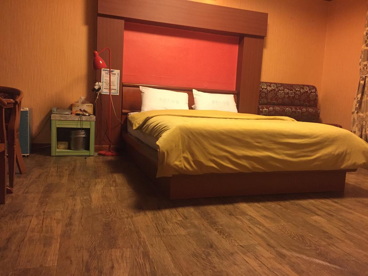 Prince Hotel Gwangju Metropolitan City Exterior photo